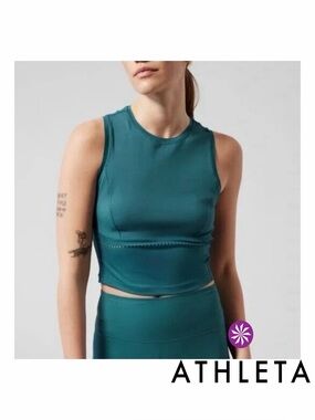 🆕 NWT Athleta Levitate Tank in Borealis Green